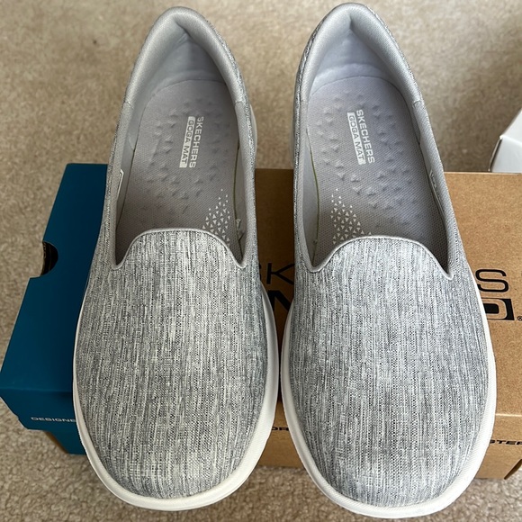 Skechers Shoes - Skechers Go Walk Lite sneakers